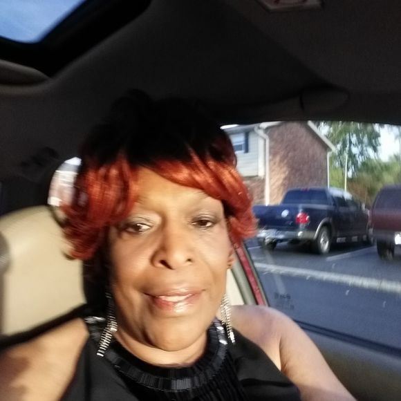 Meet your Posher, Julia - Picture 1 of 1